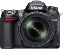 Зеркальный фотоаппарат Nikon D7000 Kit (камера + объектив Nikon 18-55 mm VR)